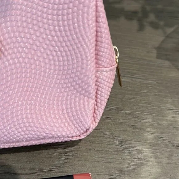 M.A.C Cosmetics bag and goodies - Picture 5 of 7